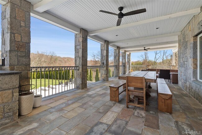 Building Photo - 20 Primrose St