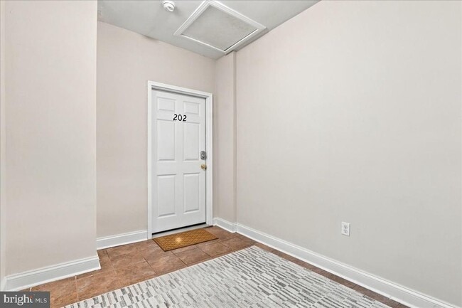 Building Photo - 126 N Braddock St