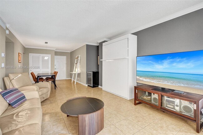 Building Photo - 2501 S Ocean Dr