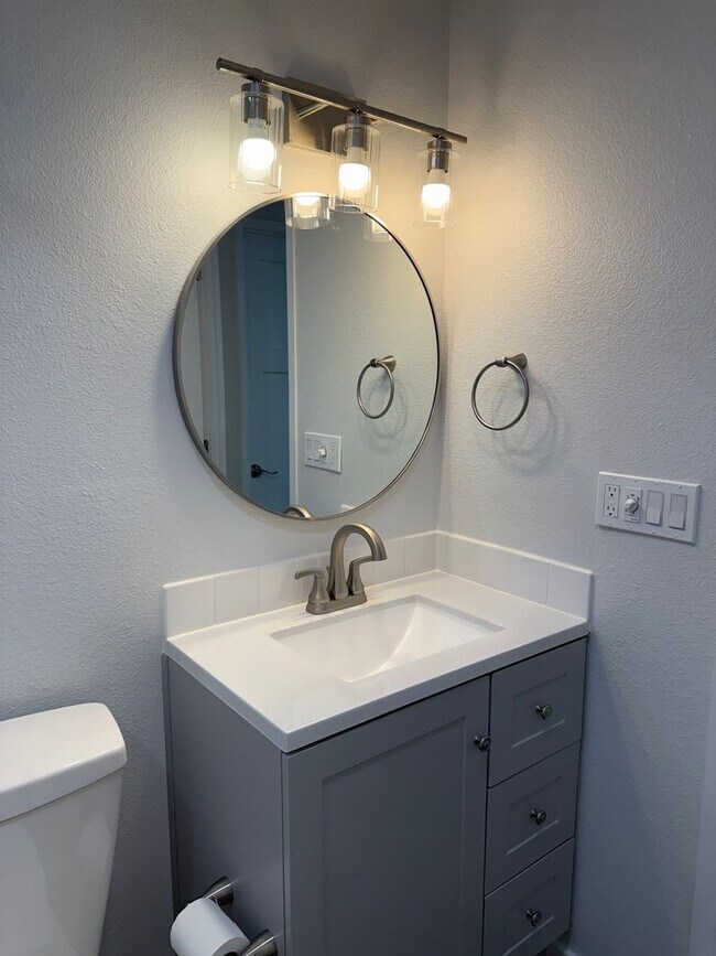 Building Photo - 2425 State St