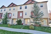 Building Photo - Immaculate Townhouse w/2 Car-Garage