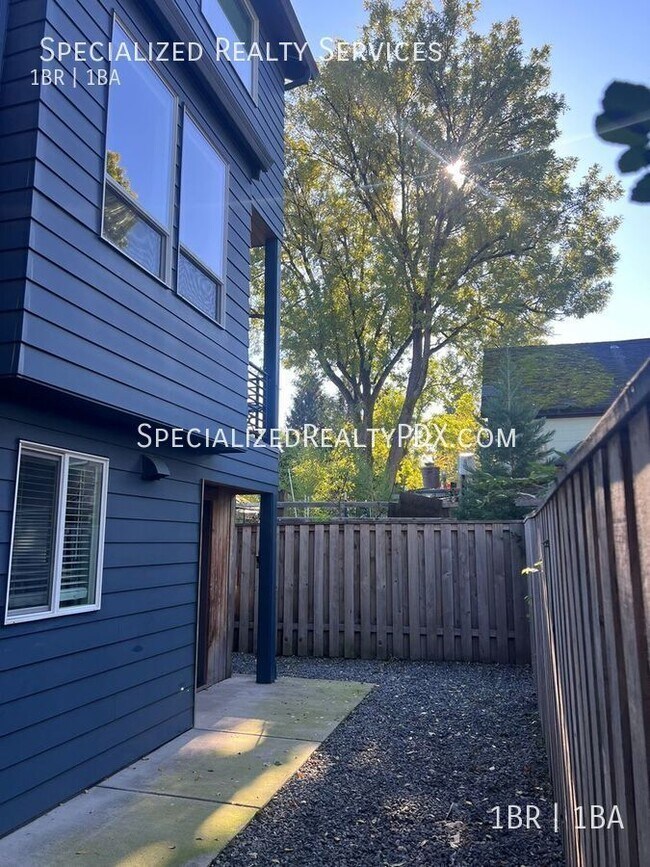 Building Photo - 1414 SE Franklin-#A