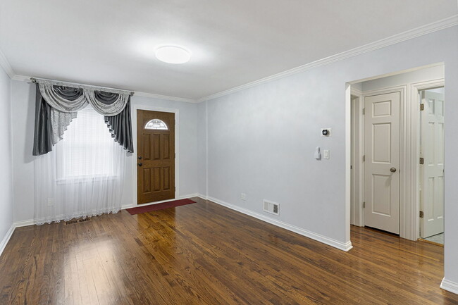 Building Photo - 3519 N Opal Ave