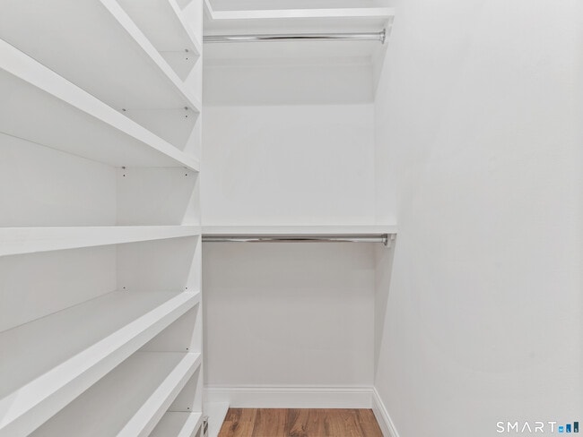 Building Photo - 92 Wilton Crest Rd