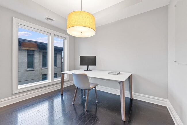 Building Photo - 38 Oxford Landing