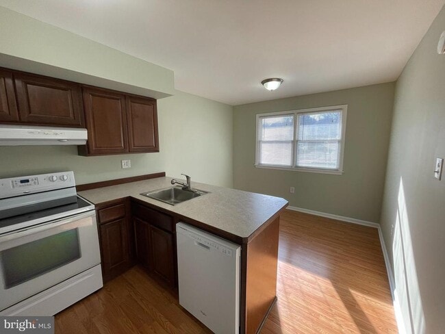Building Photo - 21 Winard Cir