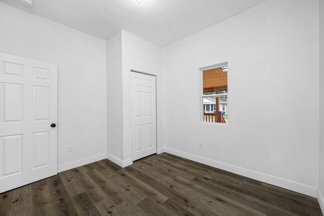 Building Photo - Fully Renovated 3-Bedroom, 2-Bathroom Home...