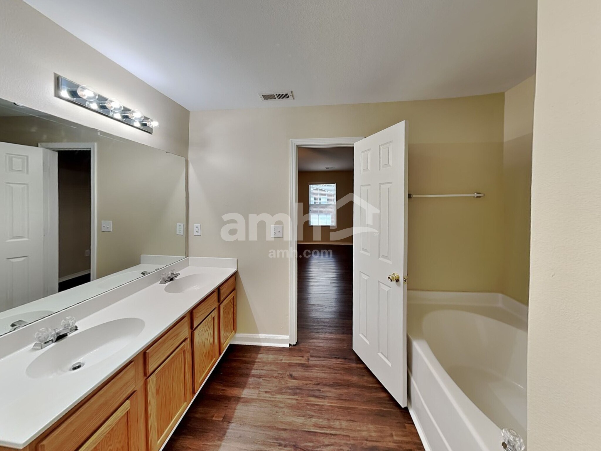 Building Photo - 1836 Meadow Crossing Dr