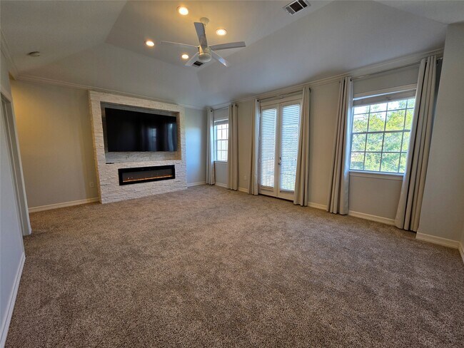 Building Photo - 1714 Roy St