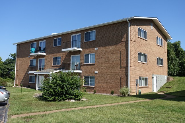 Elta Rose Apartments - 2648-2698 Eltarose Dr Saint Louis MO 63136 ...