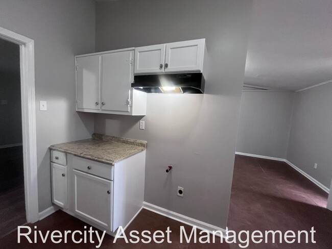 Building Photo - 1316 E Raines Rd