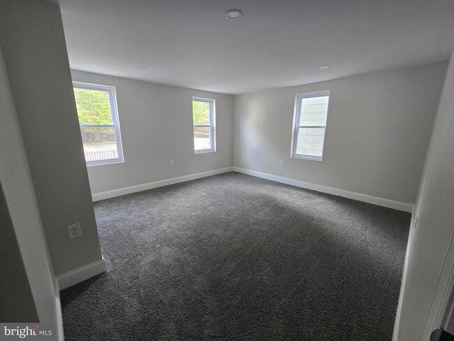 Building Photo - 2540 Mount Rd