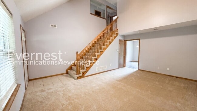 Building Photo - 3 Bed/1.5 Bath Home with Fenced Yard & Garage / Pet-Friendly / Vouchers Accepted / Available Now!