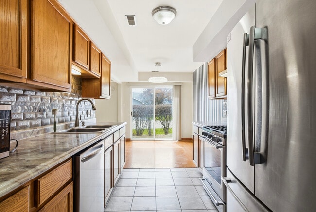 Building Photo - 5610 W Von Ave