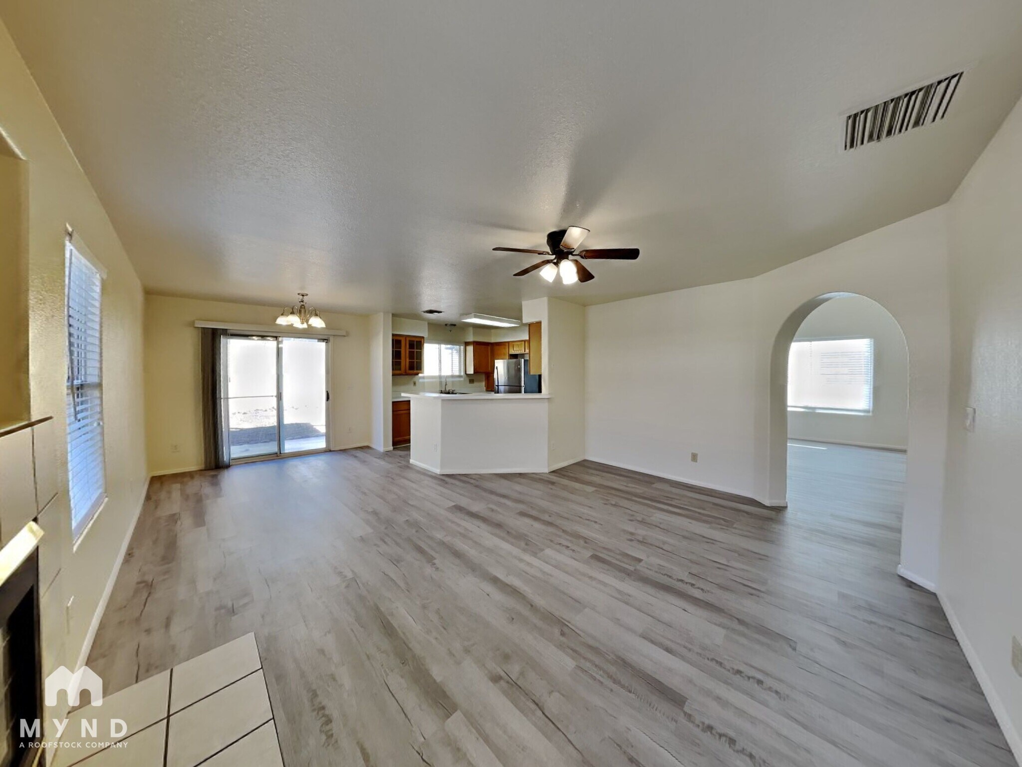 Building Photo - 9056 N Wild Eagle Ave