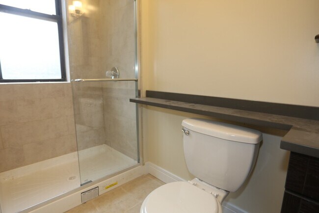 Building Photo - 4349 N Damen