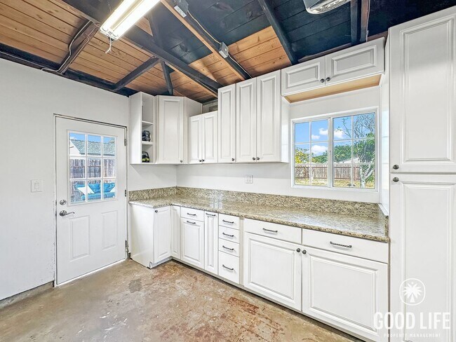 Building Photo - Inviting 3B/1BA Home in Imperial Beach with Patio, Driveway Parking and Coastal Proximity