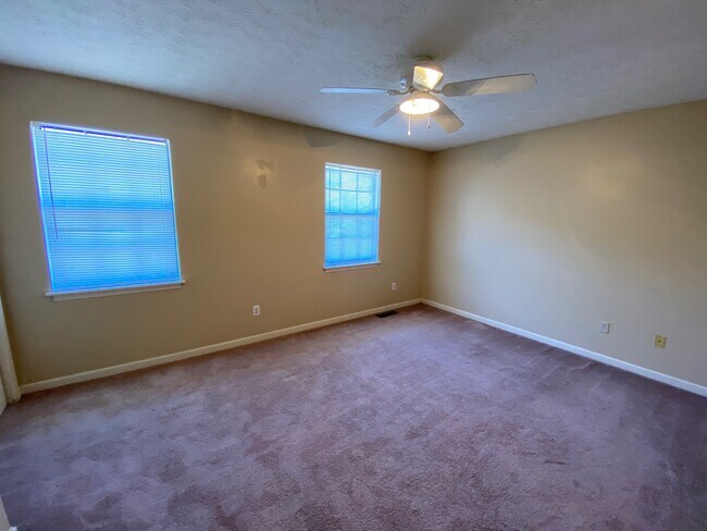 Building Photo - 1744 Cave Mill Rd