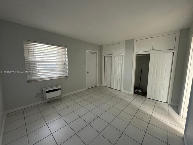Building Photo - 2916 Funston St