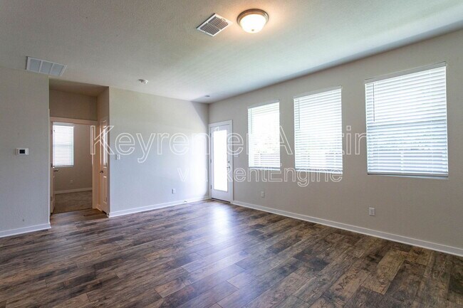 Building Photo - 2308 Mazmorra St
