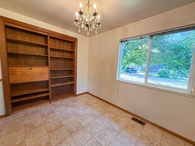 Building Photo - 3bd/1.5ba Edmonds Home