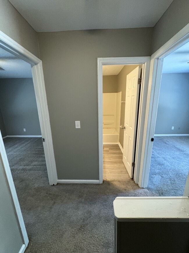 Building Photo - 116 Aqua Ct