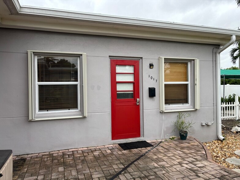 Front door - 1017 N 16th Ct