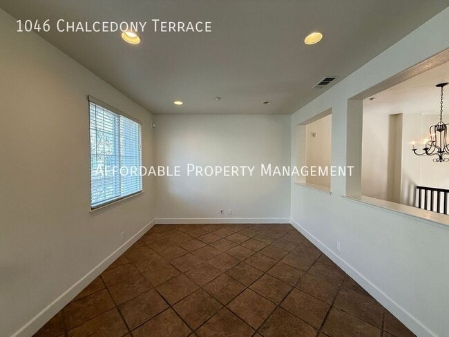 Building Photo - 1046 Chalcedony Terrace