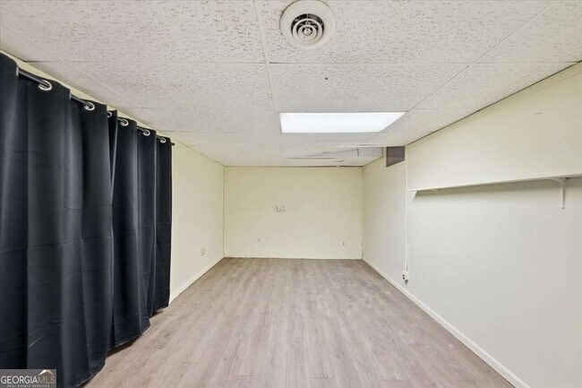 Building Photo - 8435 E Campbellton St