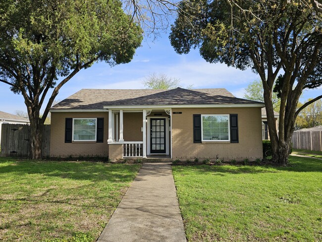 Building Photo - 10126 Kilarney Dr