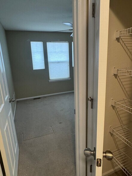 Building Photo - 10291 Truckee Ct