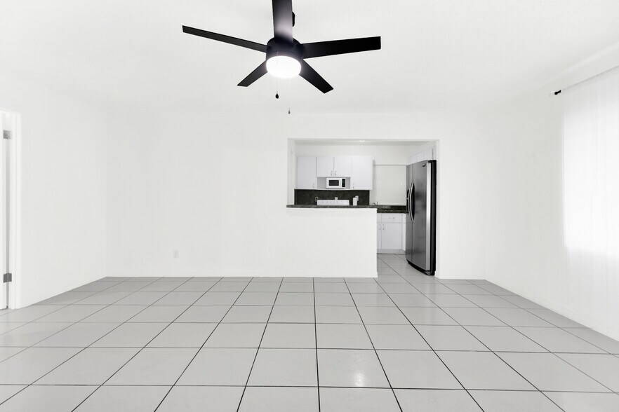 Building Photo - 630 SW 62nd Ave