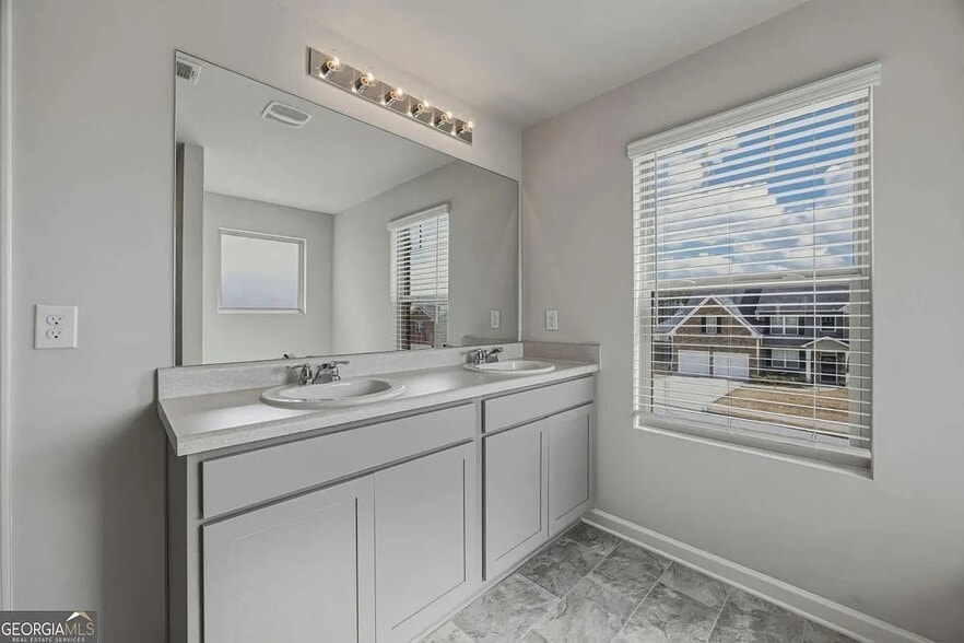 Building Photo - 933 Nandina Ln