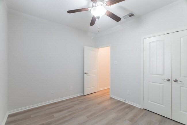 Building Photo - 7 Deer River Cir
