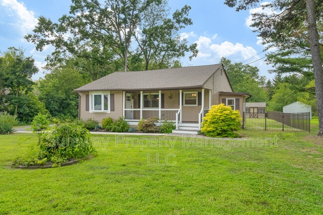 Building Photo - 425 Hay Rd