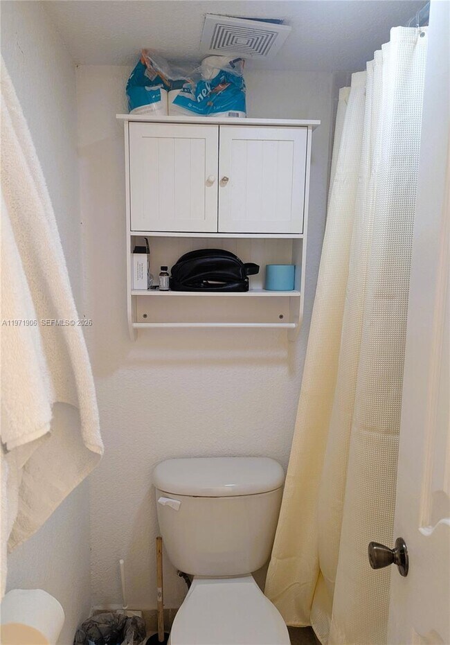 Building Photo - 445 SW 11th St