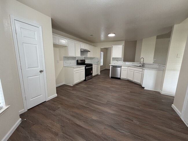 Building Photo - 10514 Encino Pass Trail