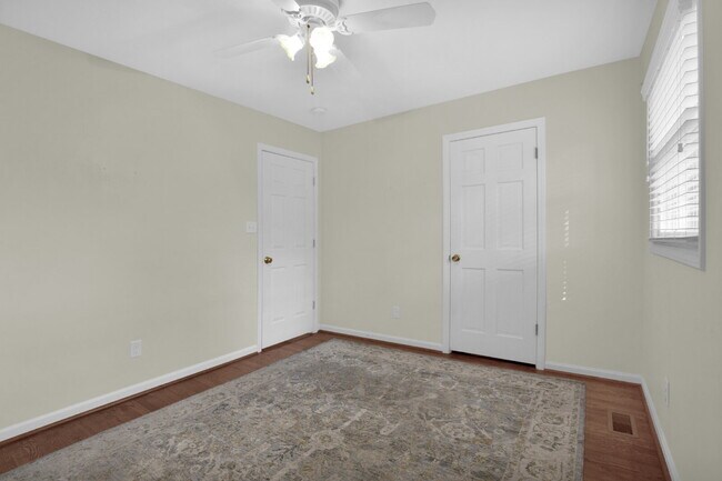 Building Photo - Huntington Park Home