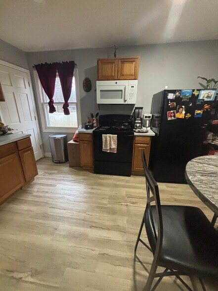 Building Photo - 63 Wedgewood Dr