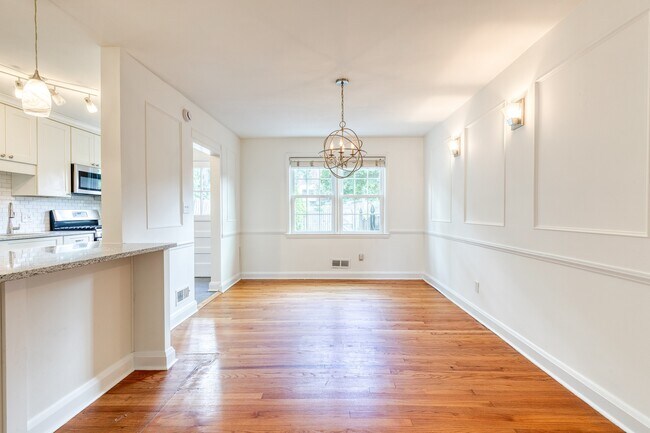 Building Photo - 132 Dumbarton Rd