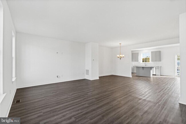 Building Photo - 984 Lorewood Grove Rd