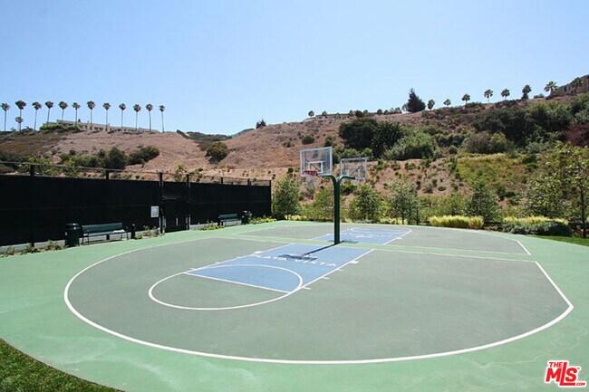 Building Photo - 6030 S Seabluff Dr