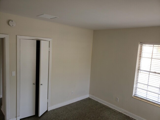 Building Photo - 3637 S Olive Ave