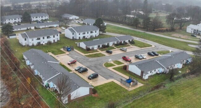 Building Photo - 636 Berry Ln