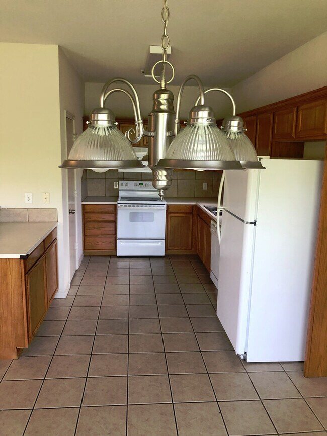 Building Photo - 728 Paso Fino St