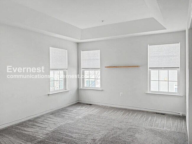 Building Photo - 10612 Presidential Pkwy