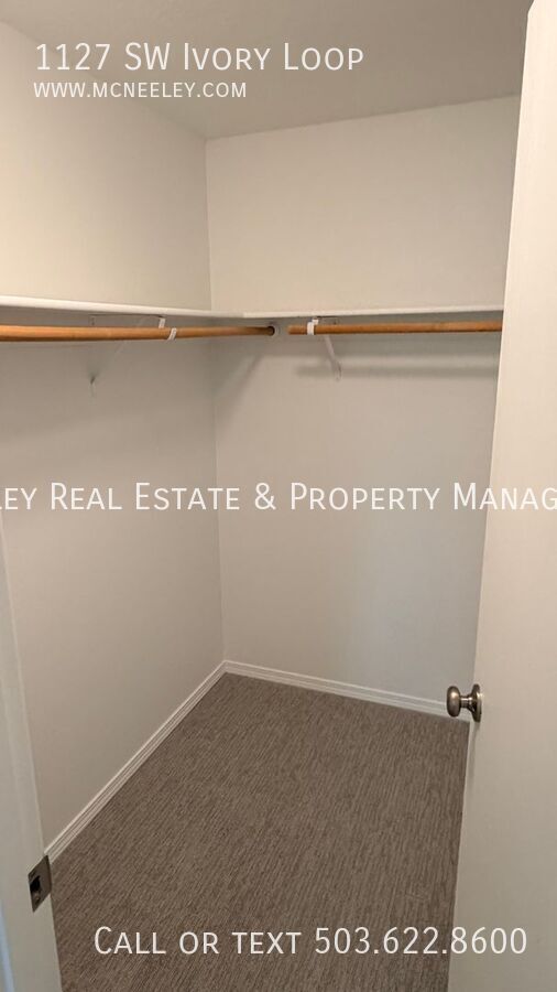 Building Photo - 1127 SW Ivory Loop