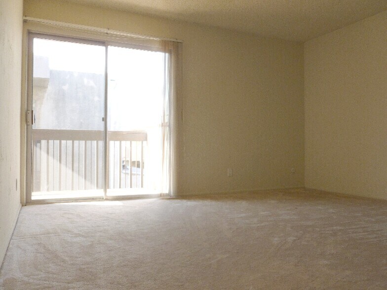 Building Photo - 15001 Condon Ave