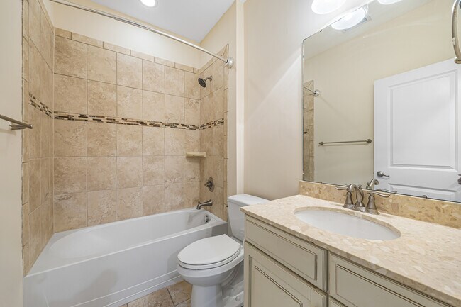 Building Photo - 4006 Fall Oak Terrace