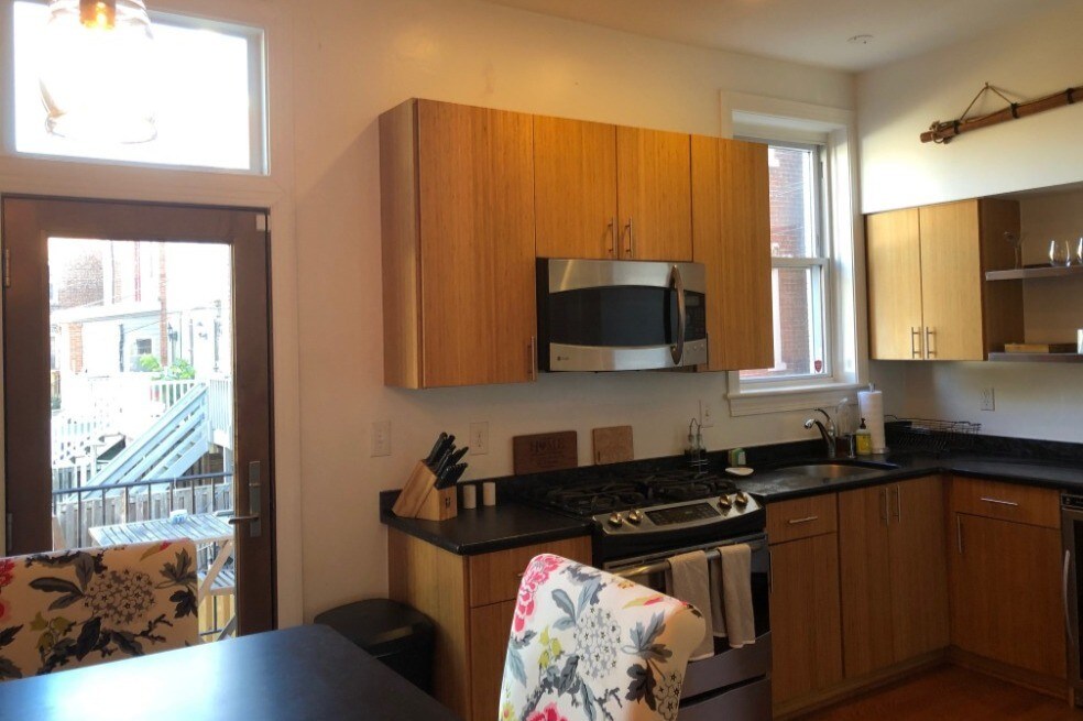 Building Photo - 703 13th St NE